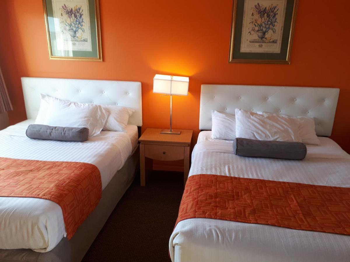 Howard Johnson By Wyndham Nb Hotel Woodstock