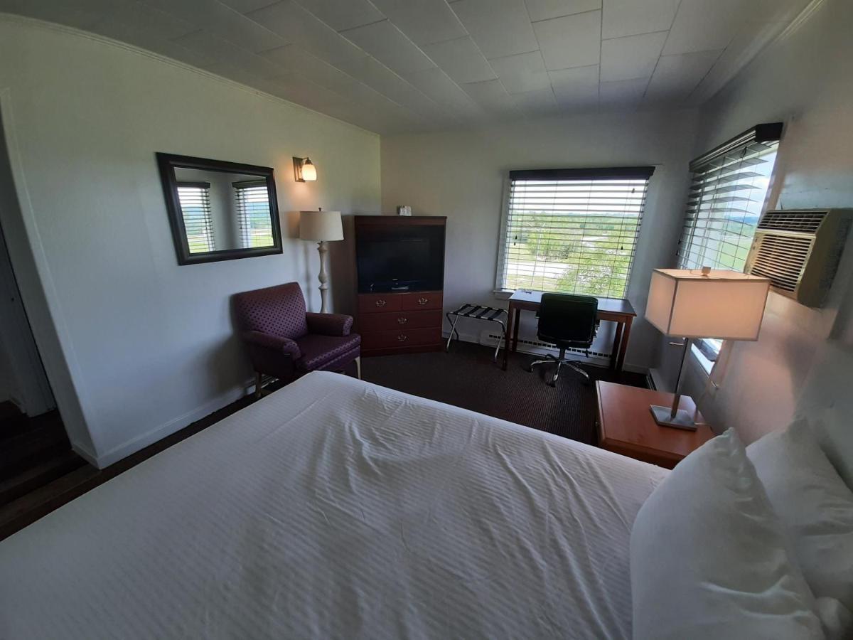 Hotel Howard Johnson By Wyndham Nb 2*