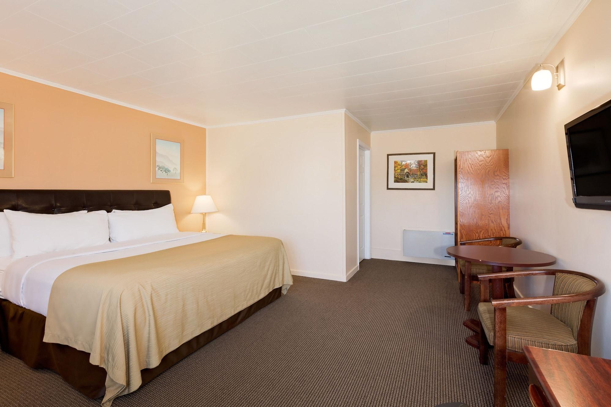 Howard Johnson By Wyndham Nb Hotel