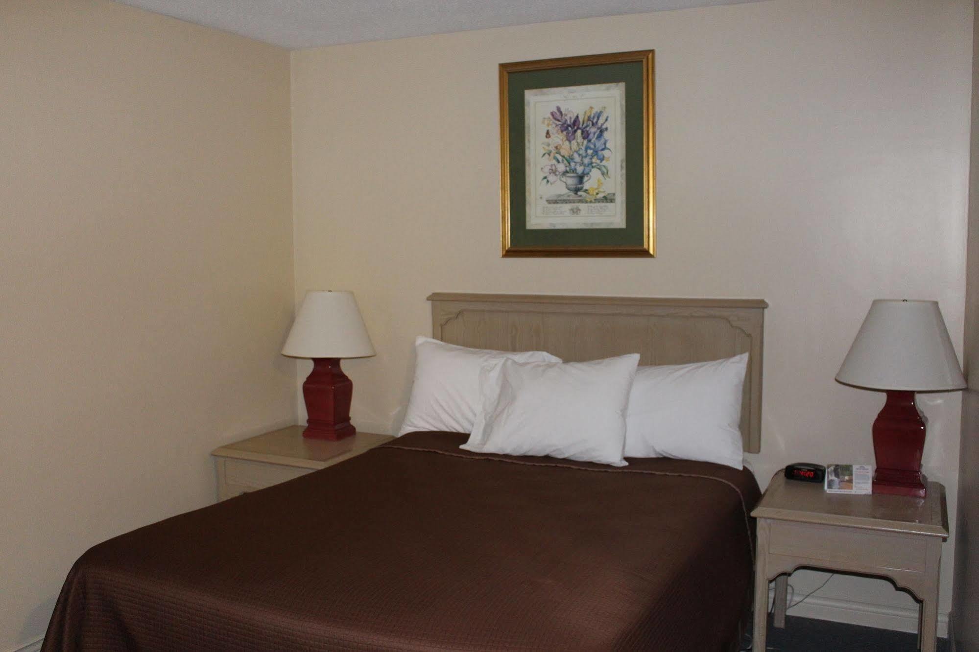Howard Johnson By Wyndham Nb Hotel
